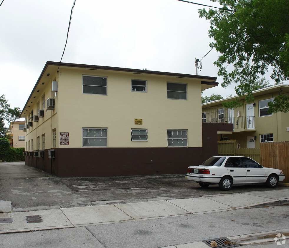 Building Photo - 1036 SW 4th St