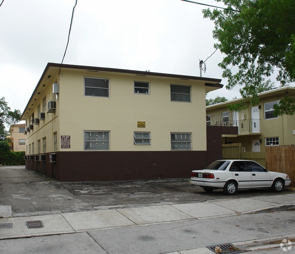 Foto del edificio - 1036 SW 4th St