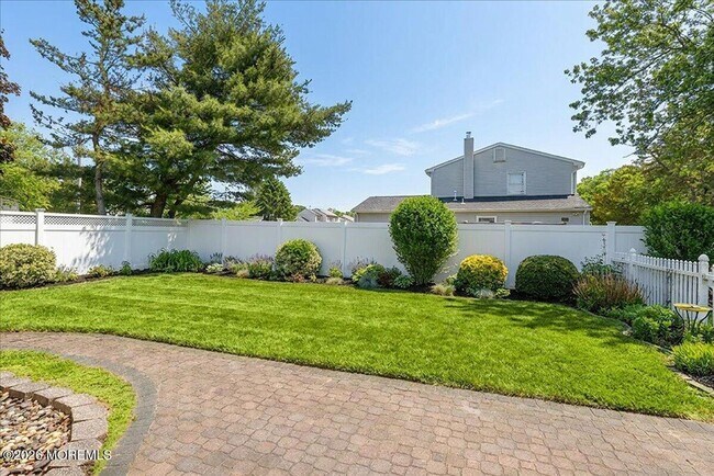 Foto del edificio - 3BR Toms River Home with Pool and Fenced Yard