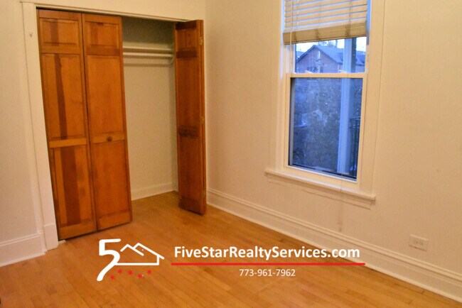 Building Photo - 4521 N Claremont Ave