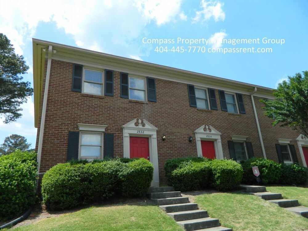 Primary Photo - Alpharetta Townhome with Two Master Suites