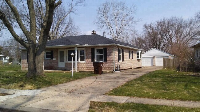 Building Photo - 301 Wolf Ave
