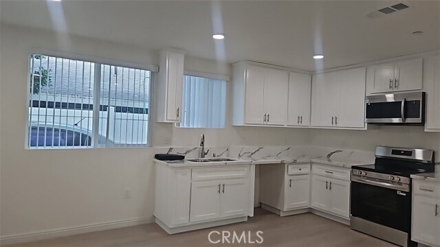 Building Photo - 315 56th St