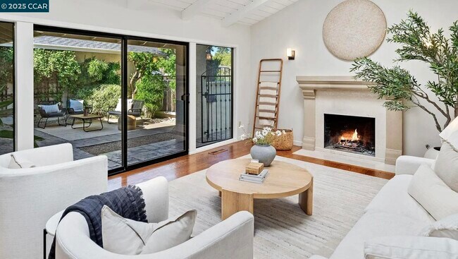 Building Photo - 131 Clover Hill Ct