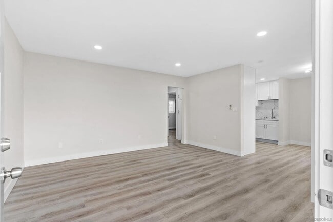 Building Photo - 3821 Marlborough Ave