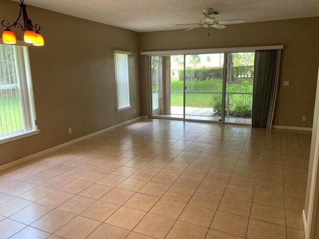 Foto del edificio - 6840 Brook Hollow Rd
