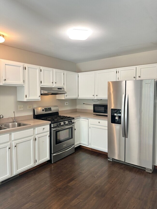 Building Photo - 24 Cedar Grove Ct