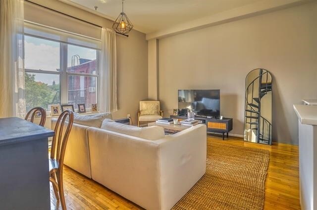 Foto del edificio - 101 Willow Ave