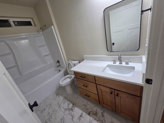 Foto del edificio - 27908 U St