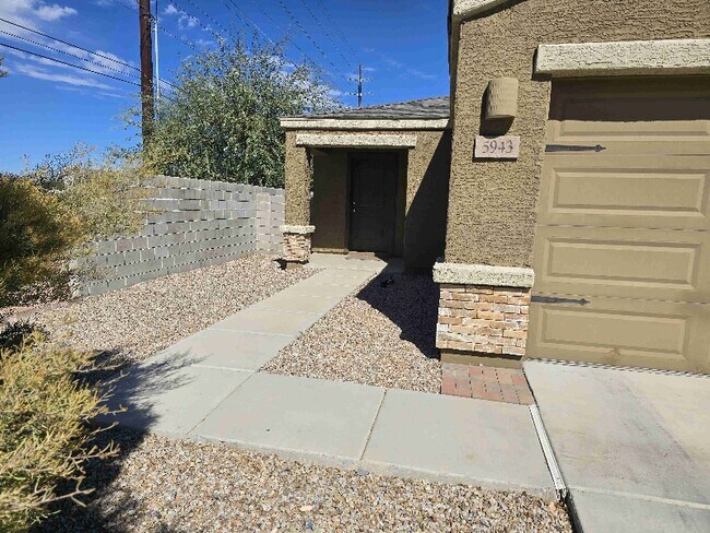 Building Photo - 5943 S Antrim Loop