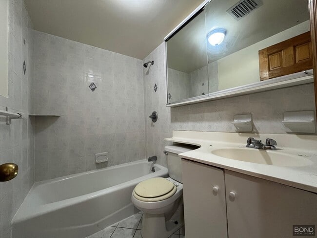 Building Photo - 244 W 109th St