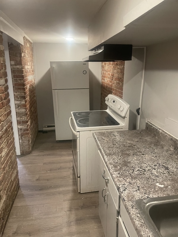 Building Photo - 146 Clinton St