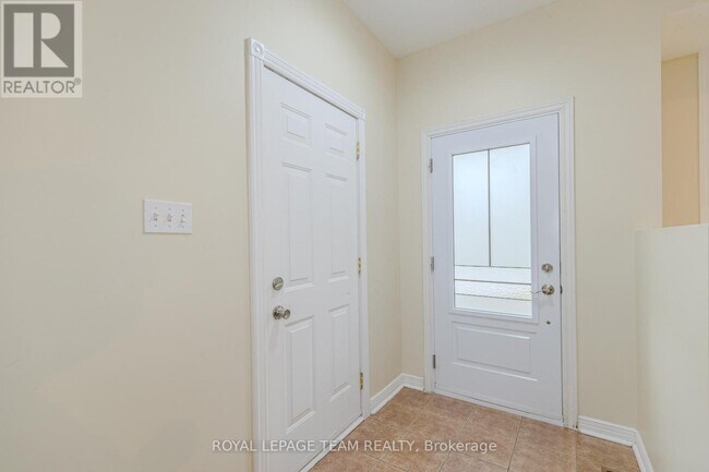 Building Photo - 263 Cresthaven Dr