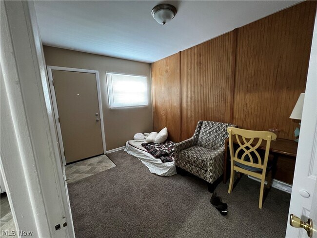 Building Photo - 154 Woodbury St