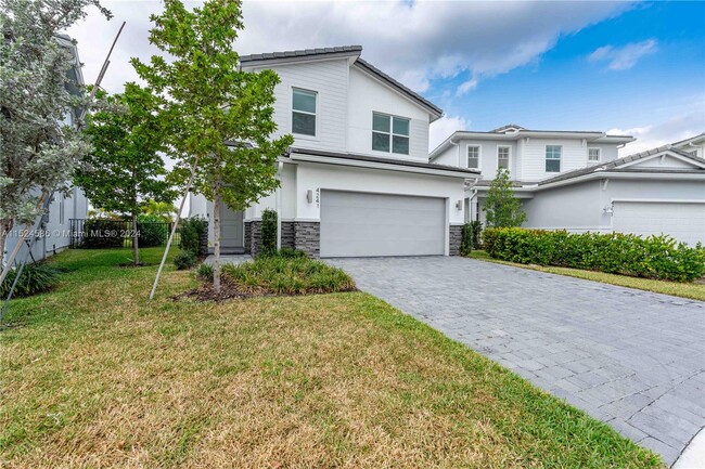 Building Photo - 4241 Pelicano Way