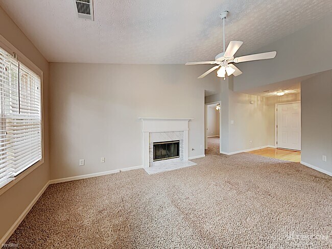 Building Photo - 640 James Ridge Dr