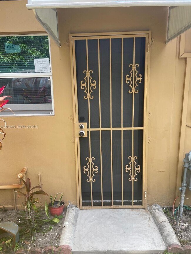 Foto del edificio - 931 NW 179th Terrace