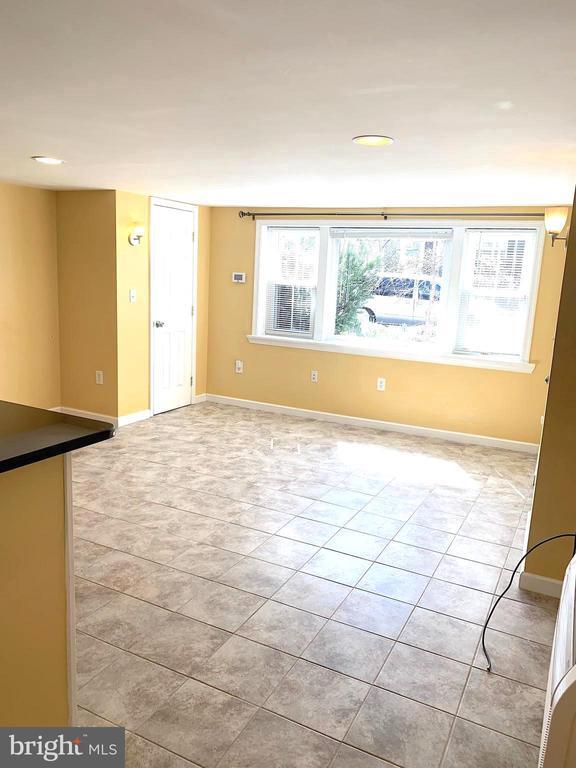 Foto del edificio - 4459 MacArthur Blvd NW