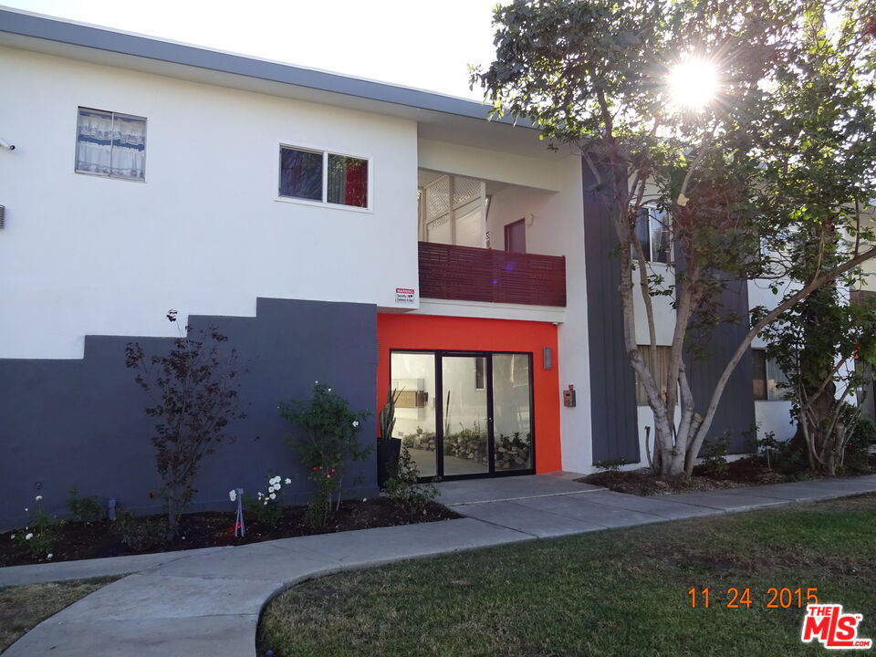 Primary Photo - 5360 Kester Ave
