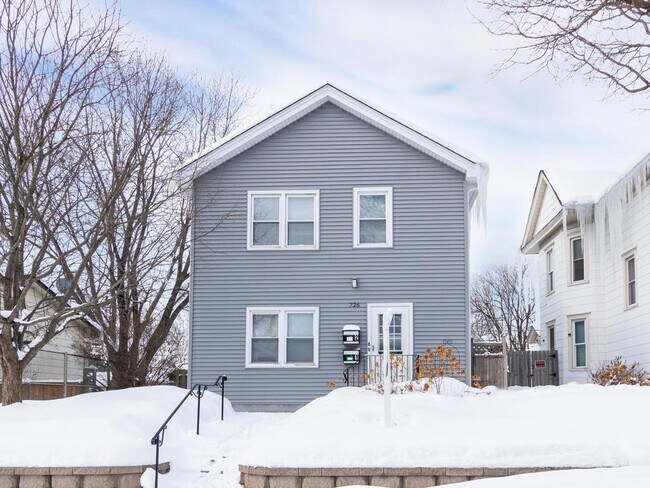Foto del edificio - 726 Quincy St NE