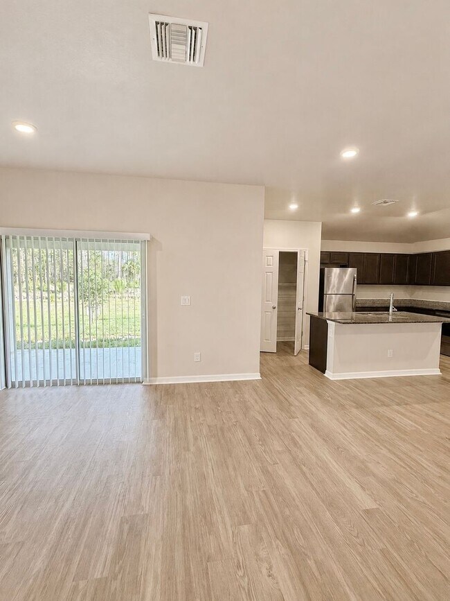 Foto del edificio - Move in Special + Pets Allowed