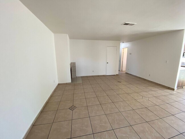 Foto del edificio - 829-831 Dundee Wy