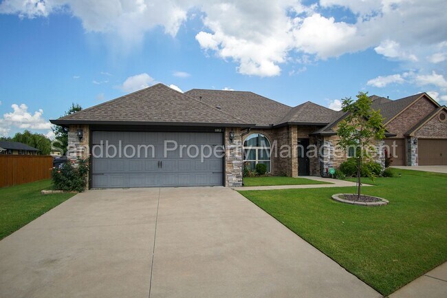 Foto del edificio - For Lease | Jenks | Available Now!