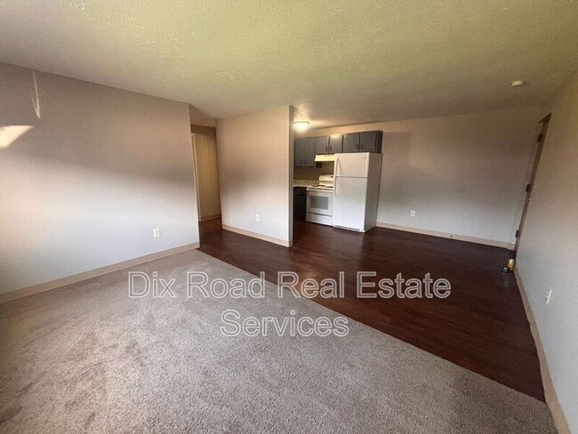 Building Photo - 420 Bellbrook Ave
