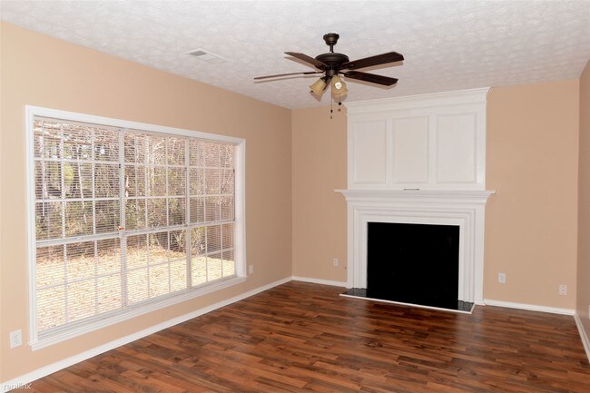 Building Photo - 4 br, 2.5 bath House - 700 Ashton Lane