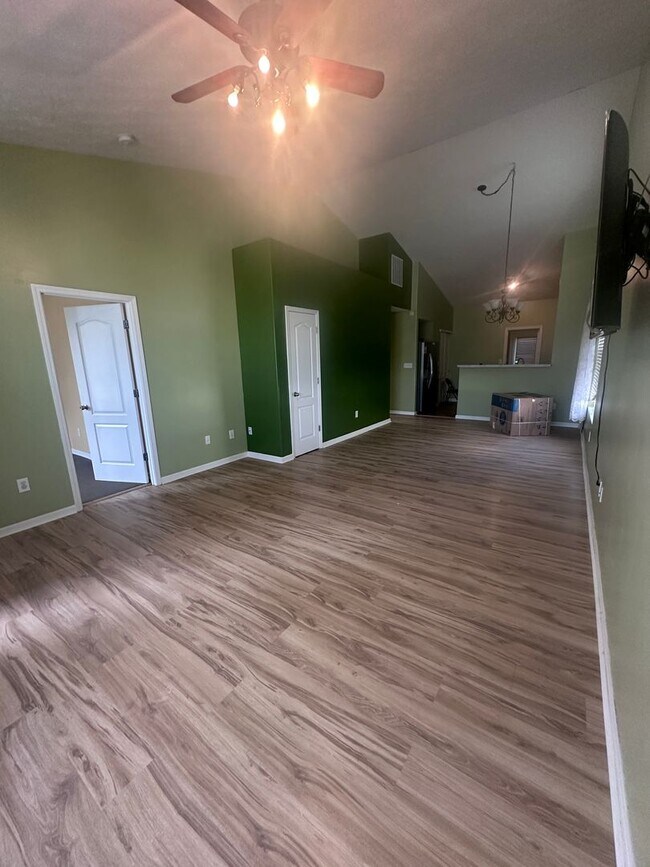 Foto del edificio - 5706 Bannon Crossings Dr
