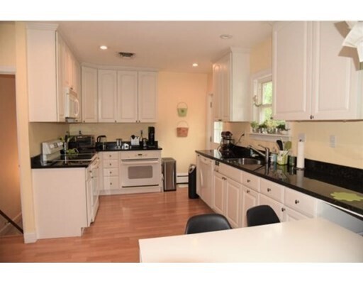 Foto del edificio - 284 Woodcliff Rd