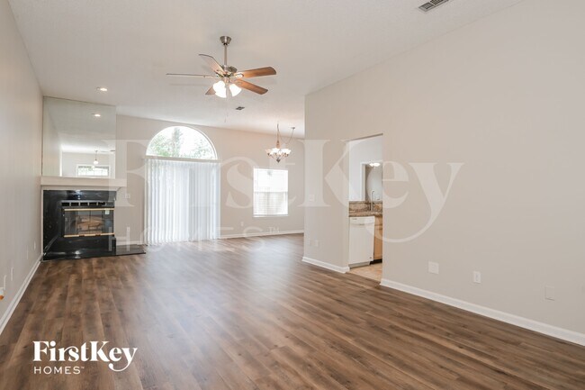 Foto del edificio - 11006 Beckley Pl