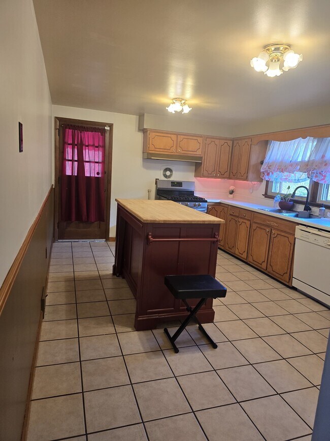 Foto del edificio - 68 Lilmont Dr