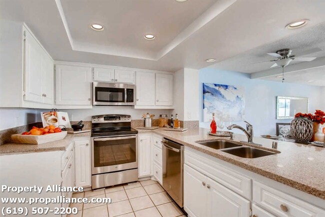 Building Photo - 4513 Cove Dr
