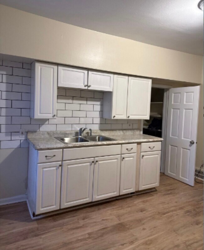 Foto del edificio - 2536 N Richards St