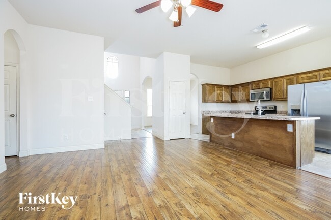 Foto del edificio - 1223 Jewel Ln