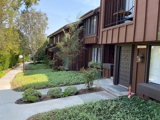 Building Photo - 1967 Mount Shasta Dr