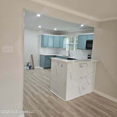 Building Photo - Newly updated 3/2 in OS!