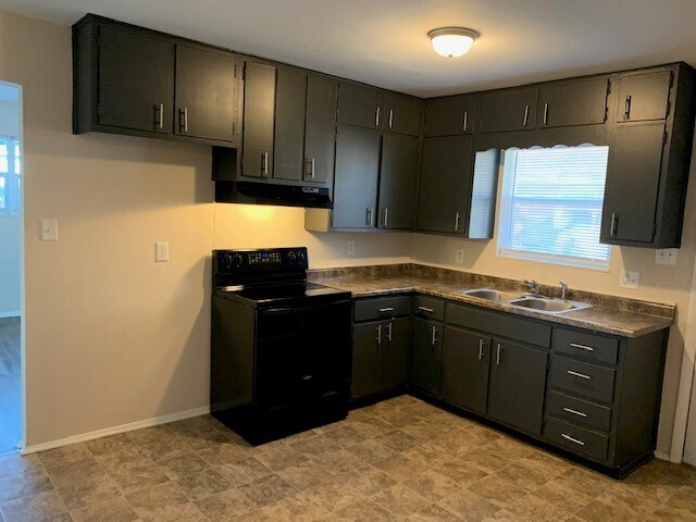 Foto del edificio - 2603 E BRADBURY AVENUE