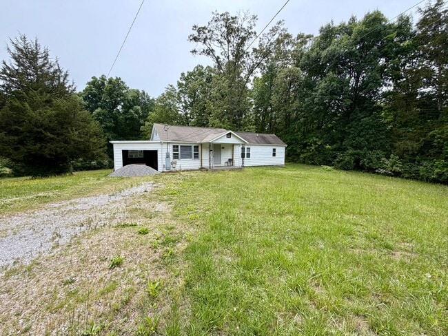 Knoxville 37914 - 3 bedroom, 1 bath home - Contact Tara Hayes (865) 242-8010 - Knoxville 37914 - 3 bedroom, 1 bath home - Contact Tara Hayes (865) 242-8010