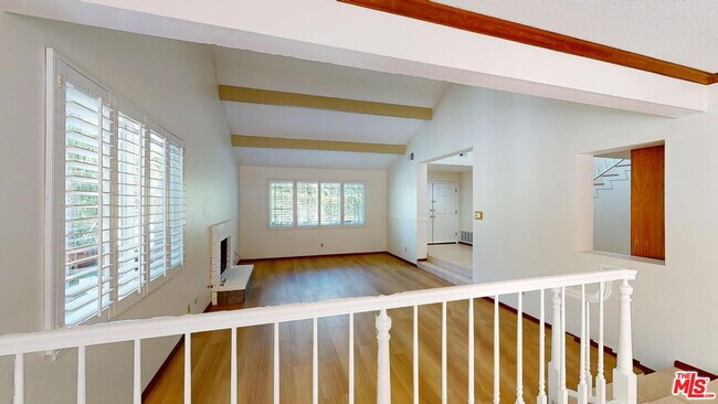 Foto del edificio - 7814 Woodhall Ave