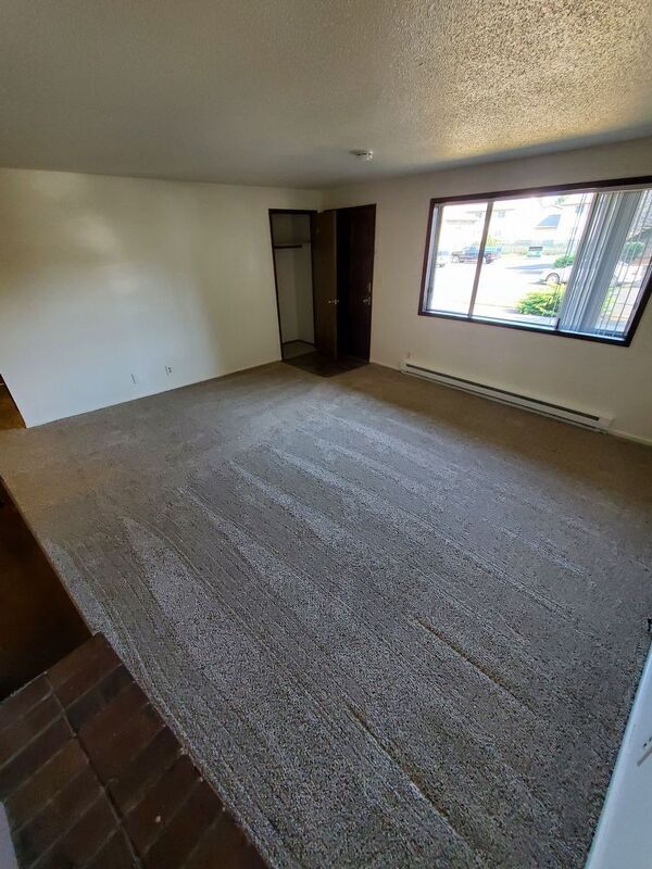 Building Photo - 3862 Iberis St NE