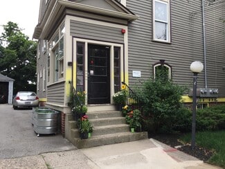 Building Photo - 5 Hillside Ave