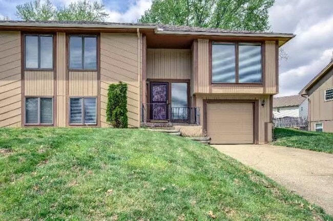 Building Photo - 8128 N Stoddard Ave