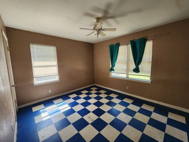 Foto del edificio - 1654 Dickinson St