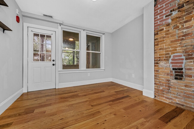 Building Photo - 148 Bremen St