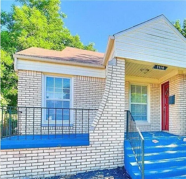 Building Photo - 2116 NW 30th St