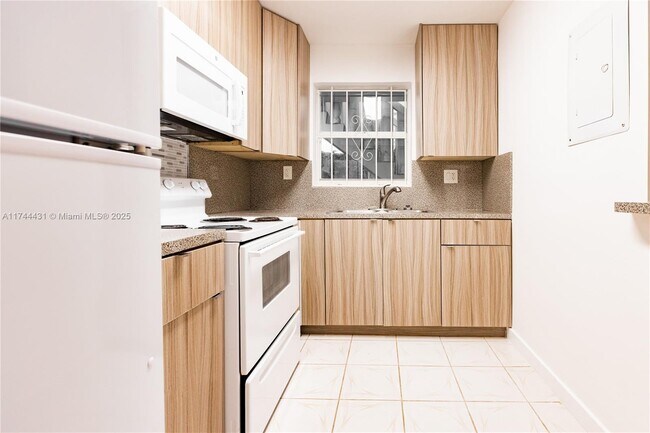 Foto del edificio - 1060 NE 78th St