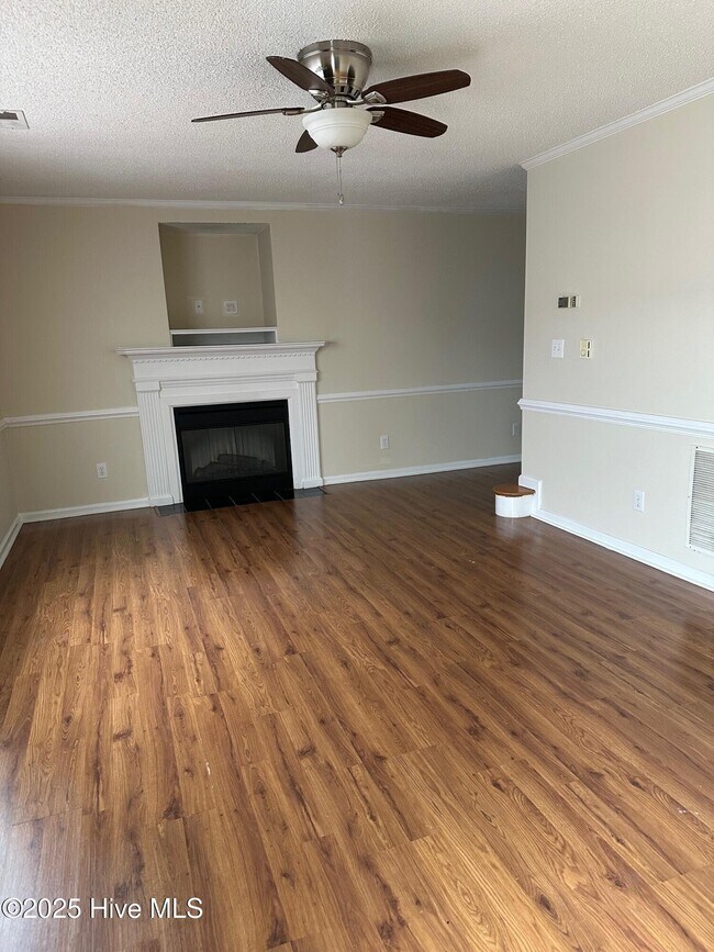 Foto del edificio - 3959 Sterling Pointe Dr