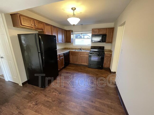 Foto del edificio - 135-145 Lafayette Rd. - 135-1